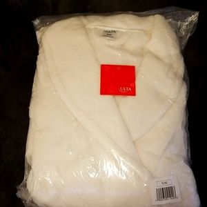 NWT - Ulta Plush Robe
